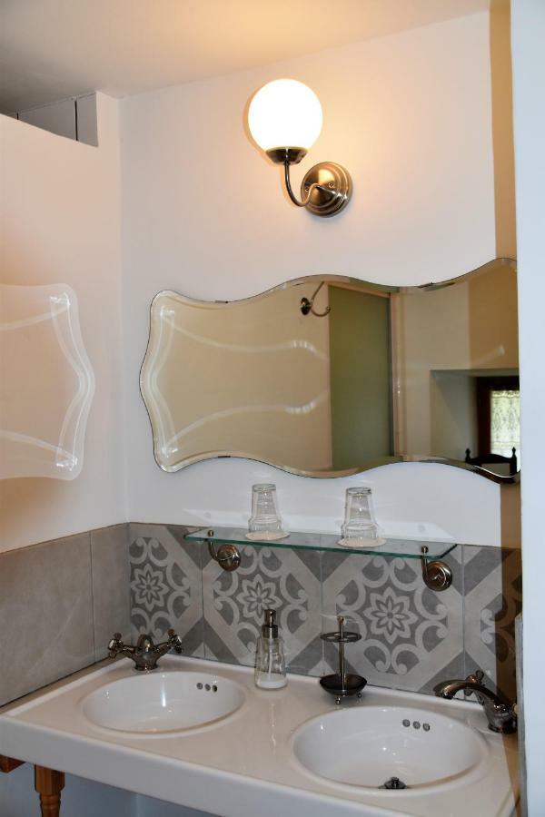 L'Embellie Bed & Breakfast Bertignat ภายนอก รูปภาพ